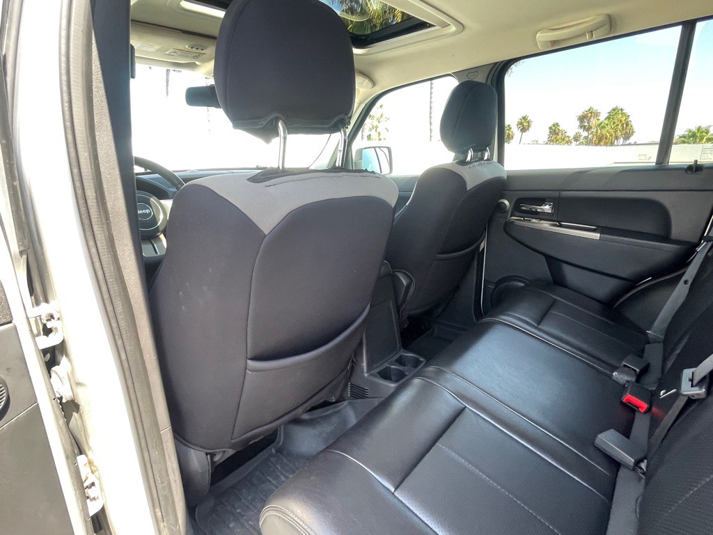 2012 Jeep Liberty Image 65