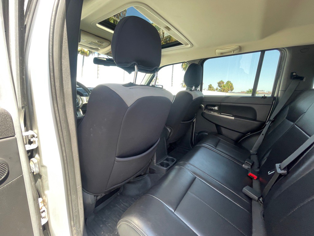2012 Jeep Liberty Image 75
