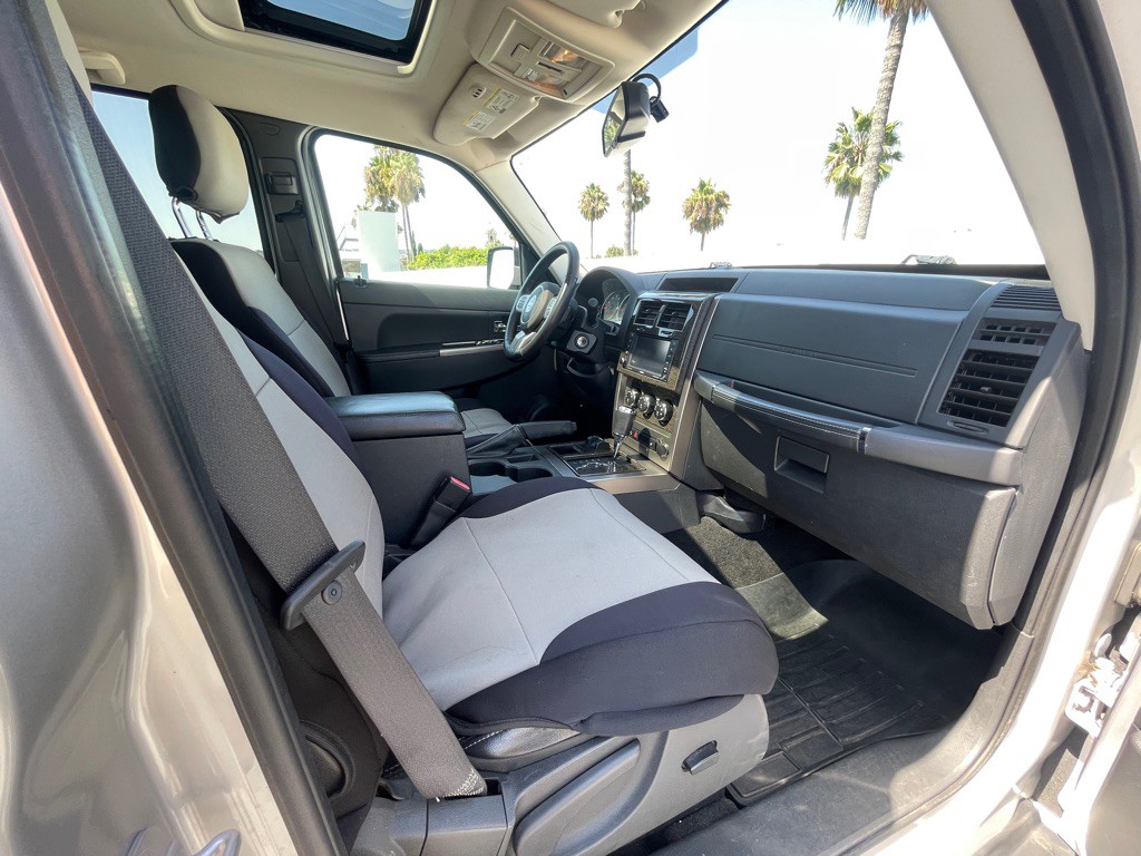 2012 Jeep Liberty Image 90