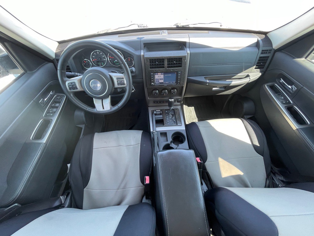 2012 Jeep Liberty Image 97