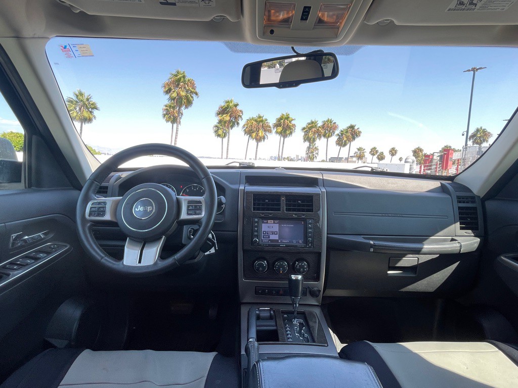 2012 Jeep Liberty Image 100