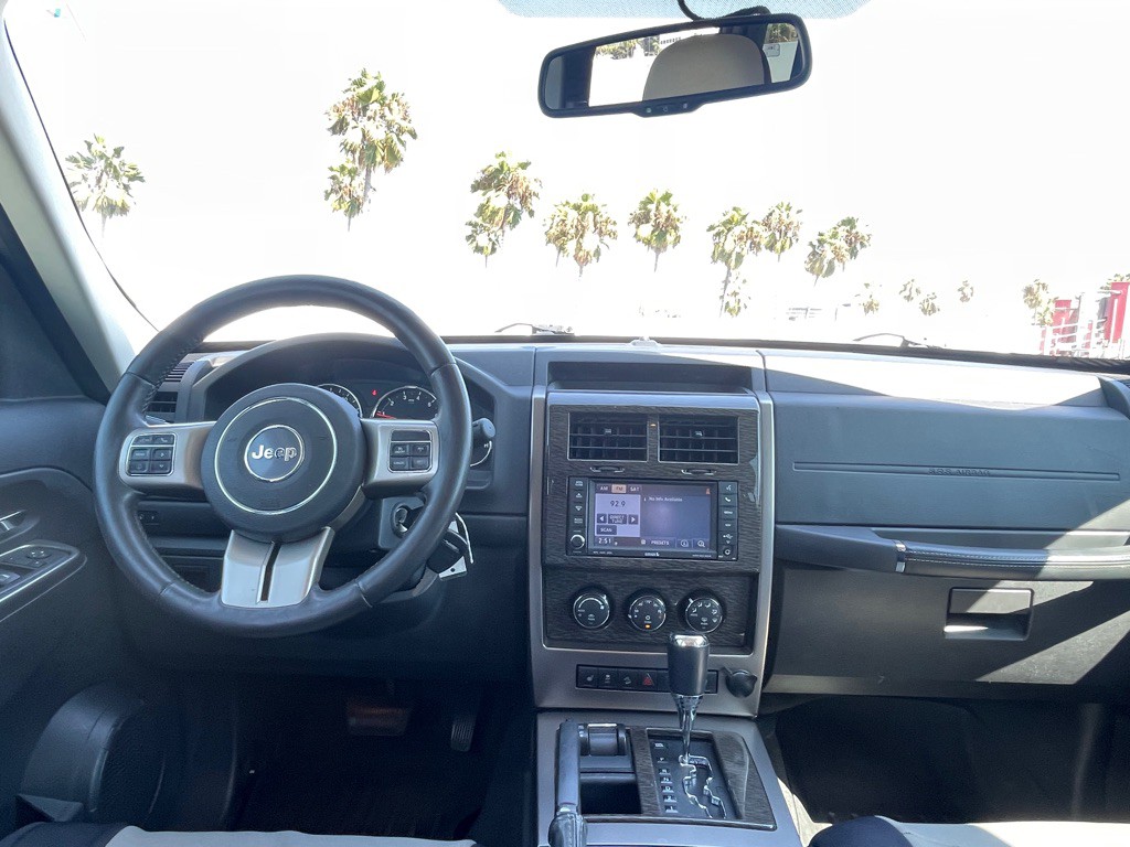 2012 Jeep Liberty Image 101