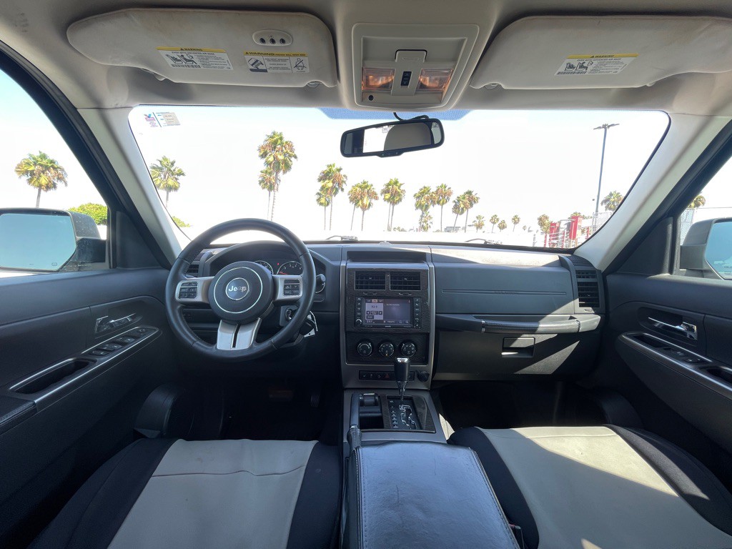 2012 Jeep Liberty Image 104
