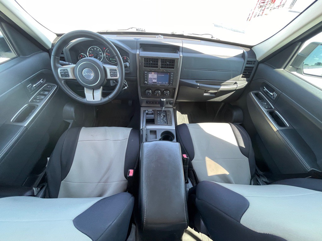 2012 Jeep Liberty Image 105