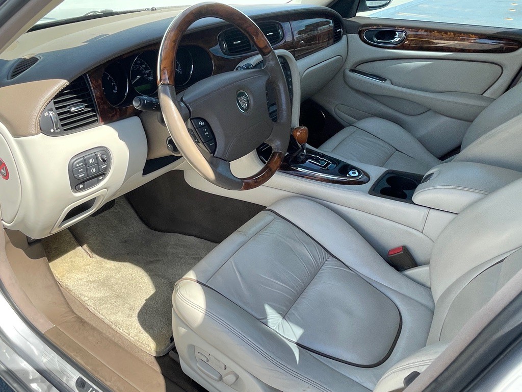 2006 Jaguar Vandenplas Image 5
