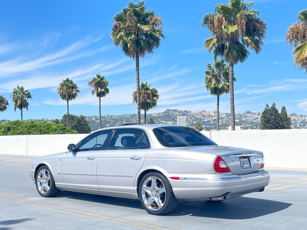 2006 Jaguar Vandenplas Image 11