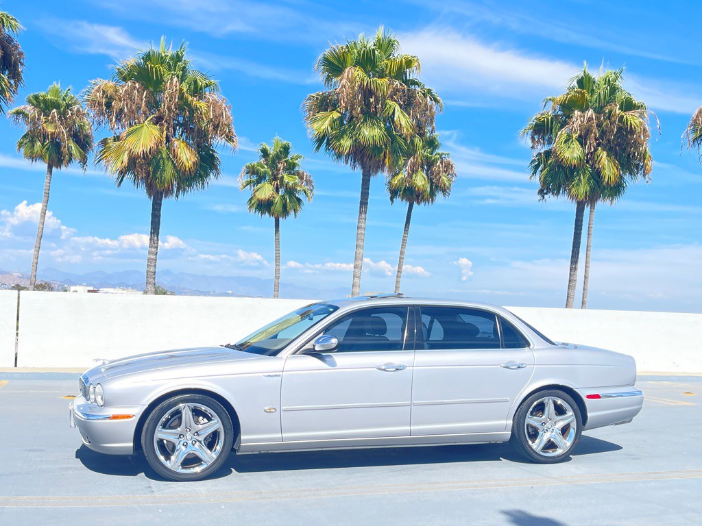 2006 Jaguar Vandenplas Image 16