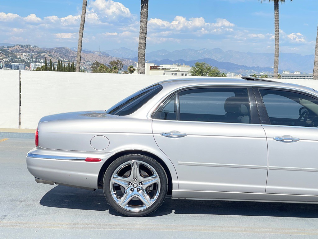 2006 Jaguar Vandenplas Image 23