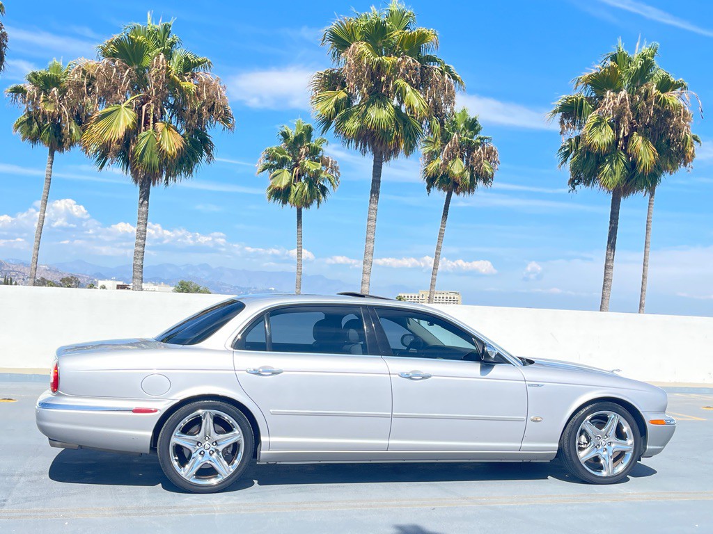 2006 Jaguar Vandenplas Image 31