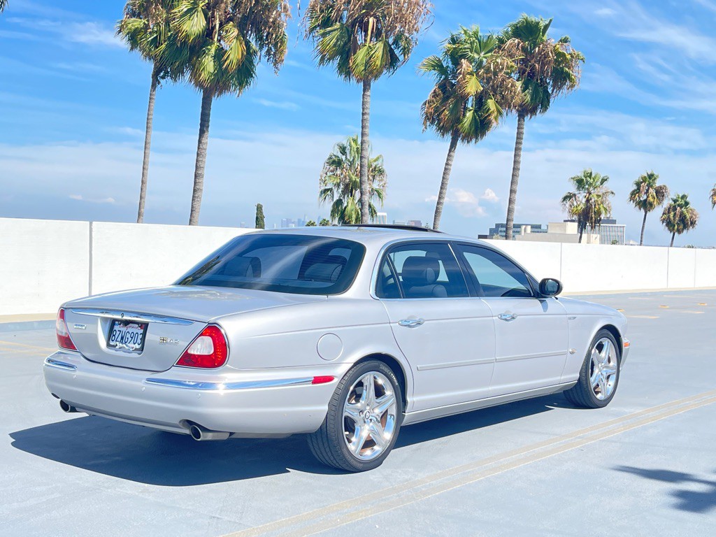 2006 Jaguar Vandenplas Image 34