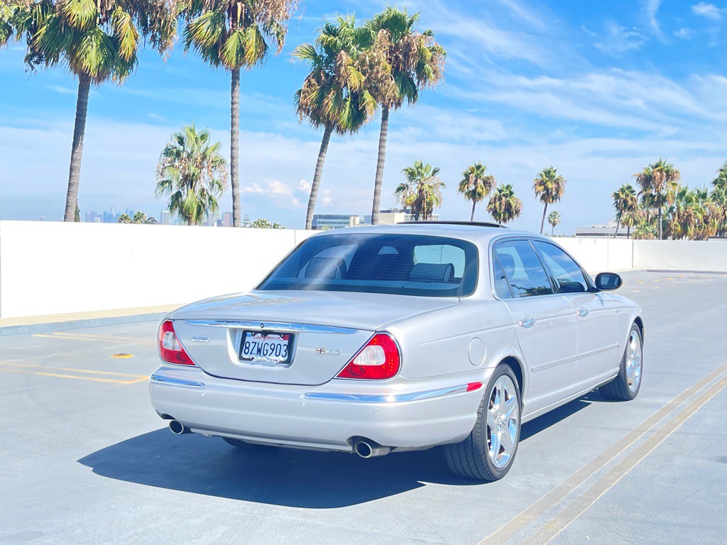 2006 Jaguar Vandenplas Image 35