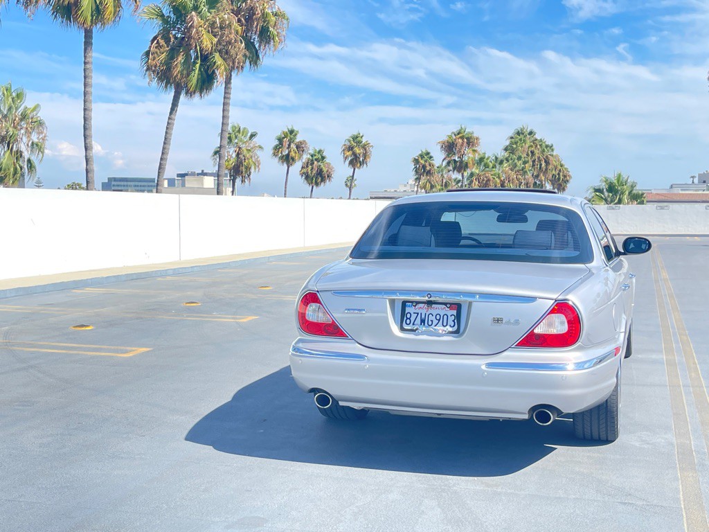 2006 Jaguar Vandenplas Image 36