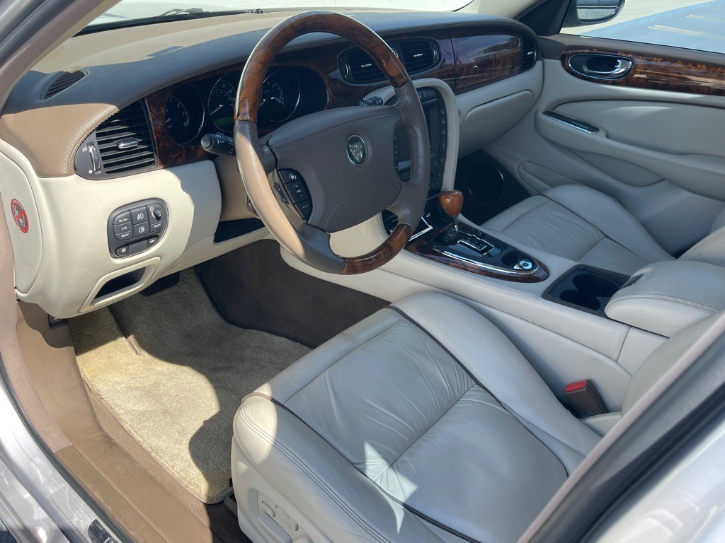 2006 Jaguar Vandenplas Image 45