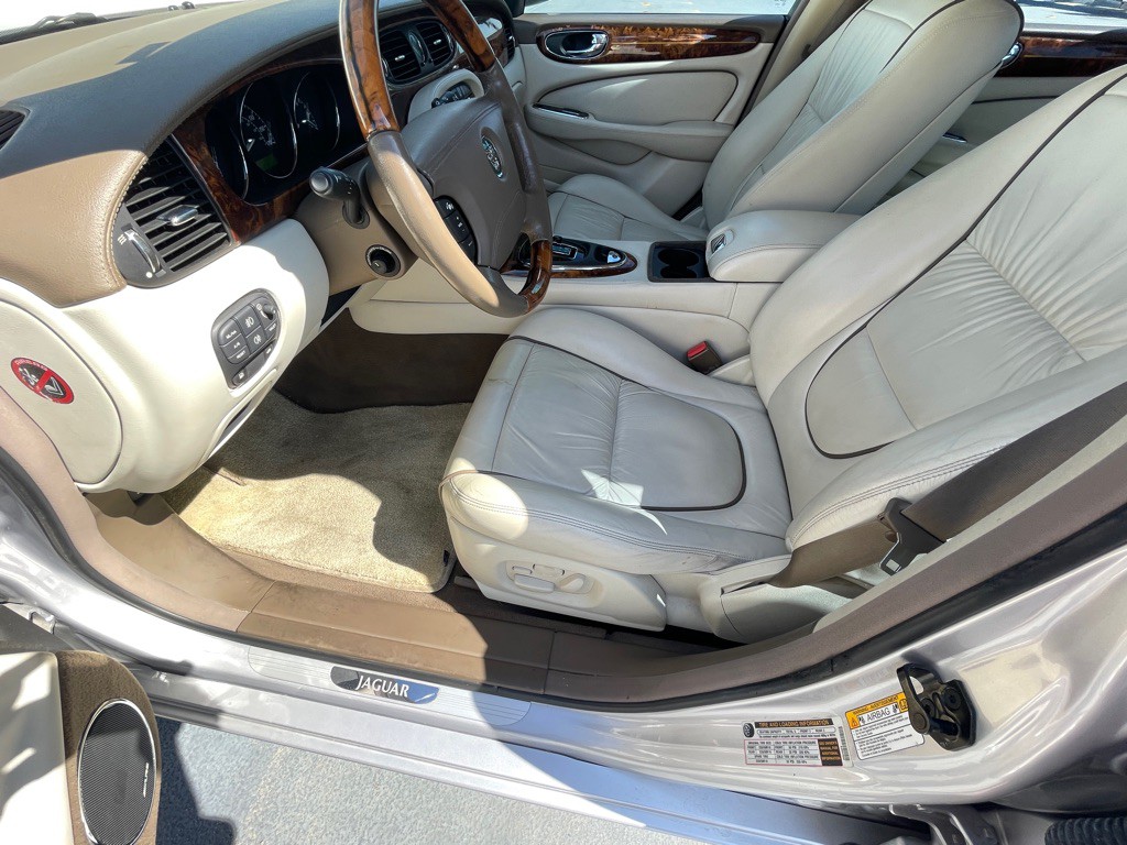 2006 Jaguar Vandenplas Image 49