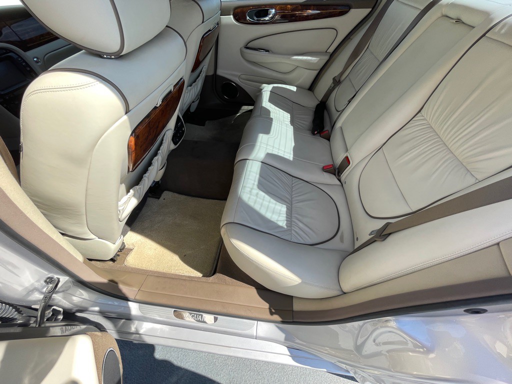 2006 Jaguar Vandenplas Image 50
