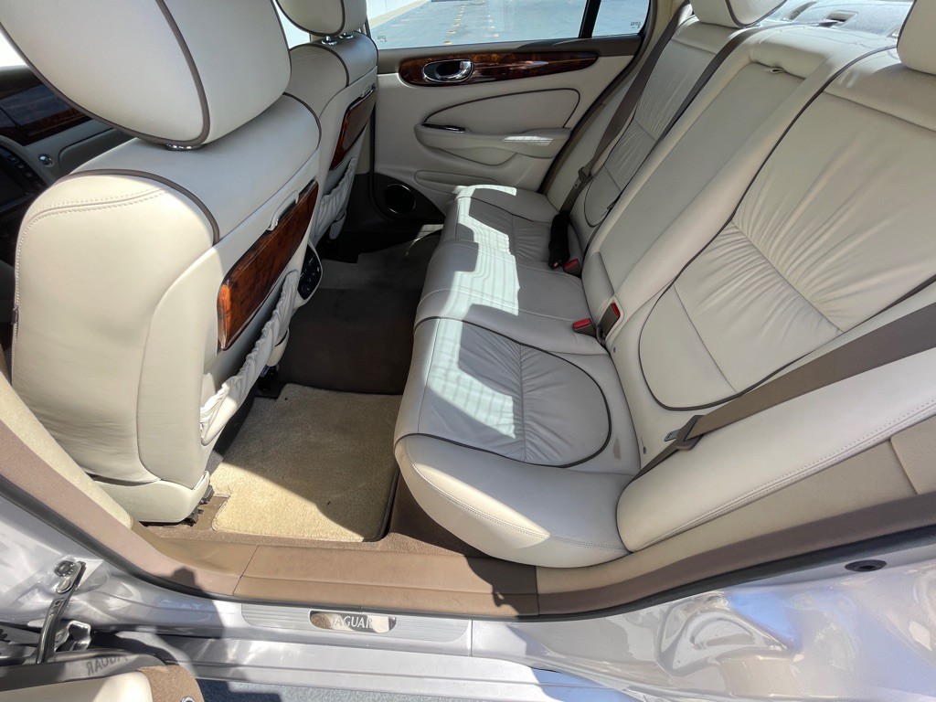 2006 Jaguar Vandenplas Image 51