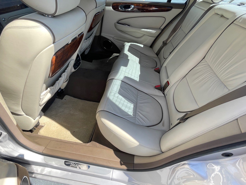 2006 Jaguar Vandenplas Image 56