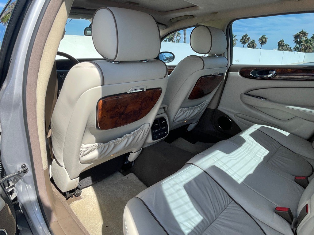 2006 Jaguar Vandenplas Image 64