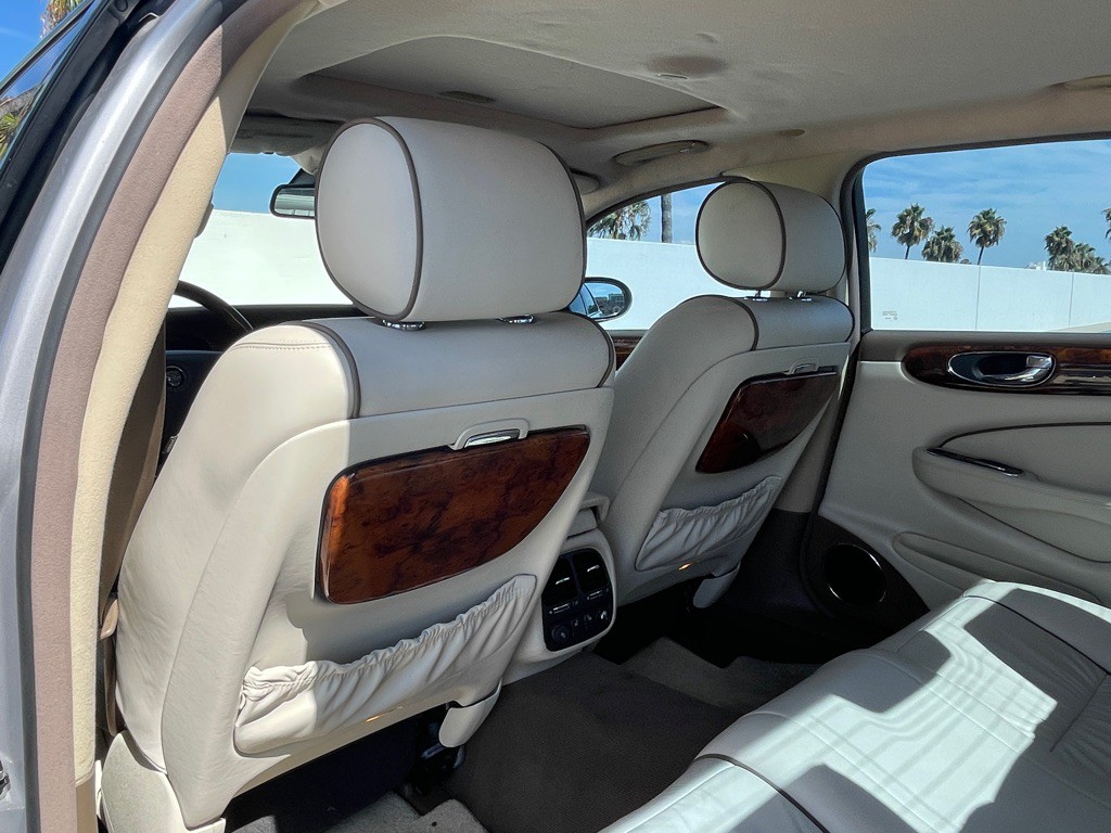 2006 Jaguar Vandenplas Image 65