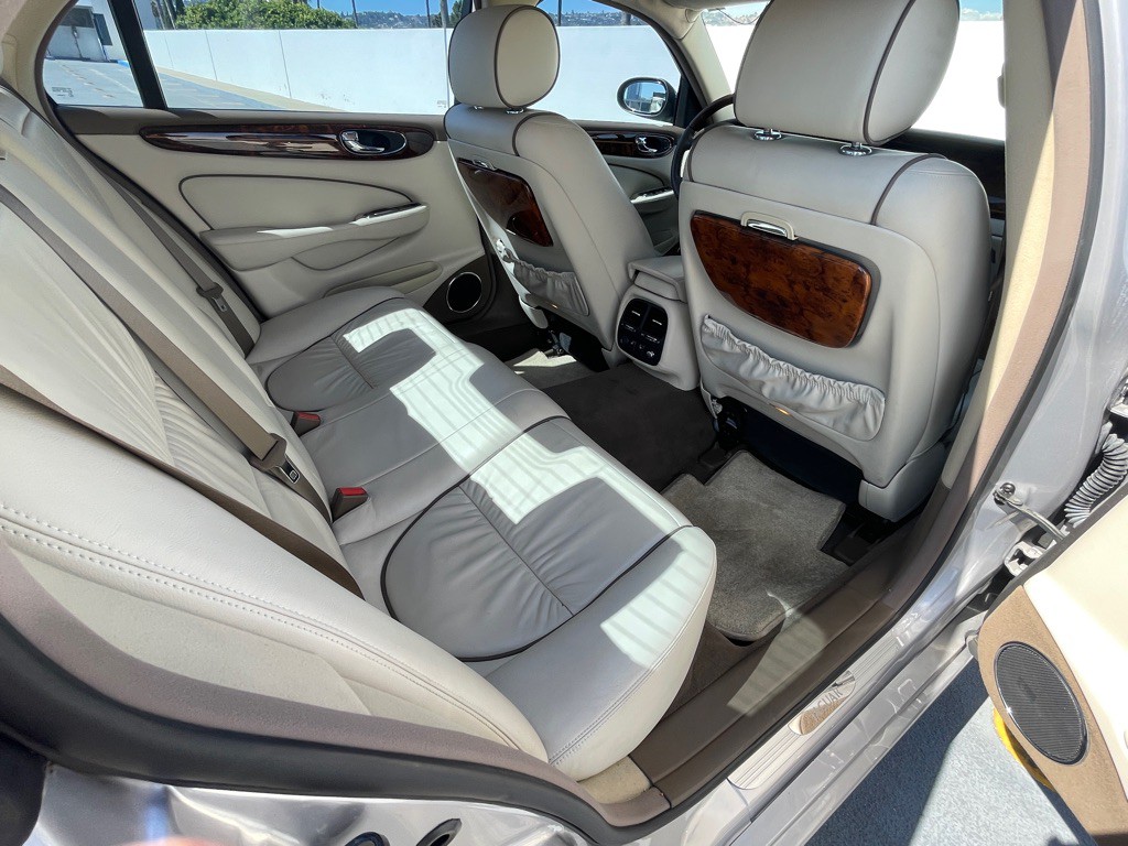 2006 Jaguar Vandenplas Image 80
