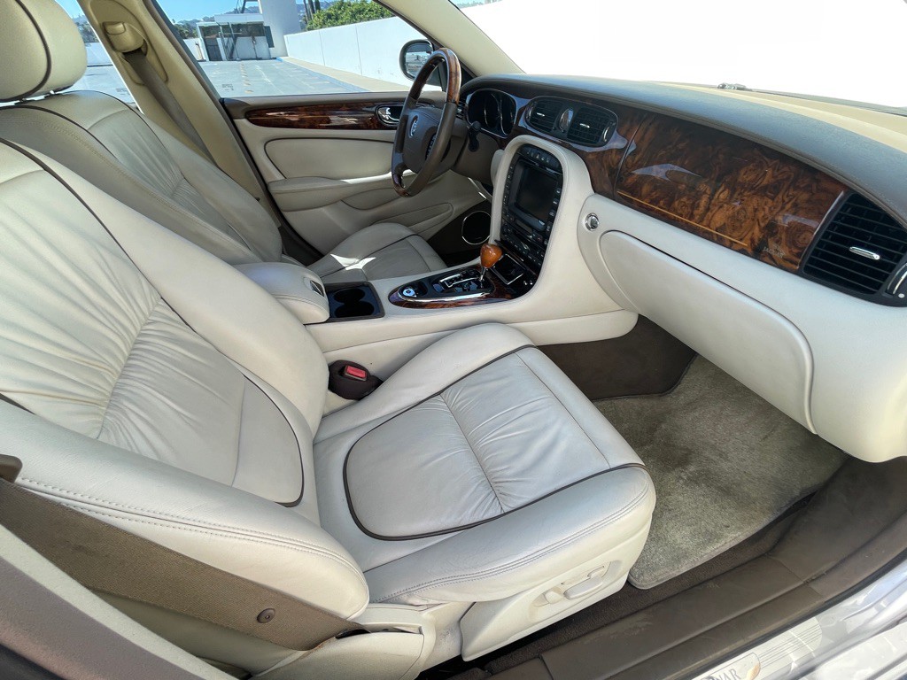 2006 Jaguar Vandenplas Image 90
