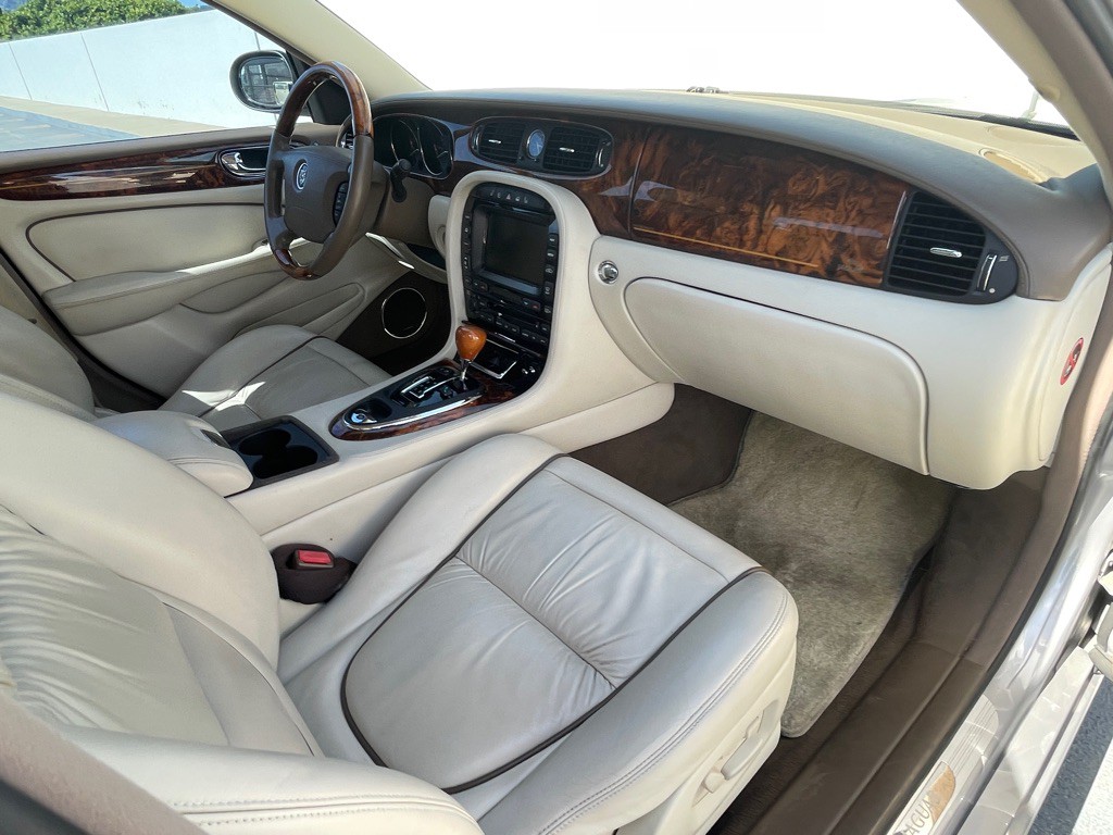 2006 Jaguar Vandenplas Image 97