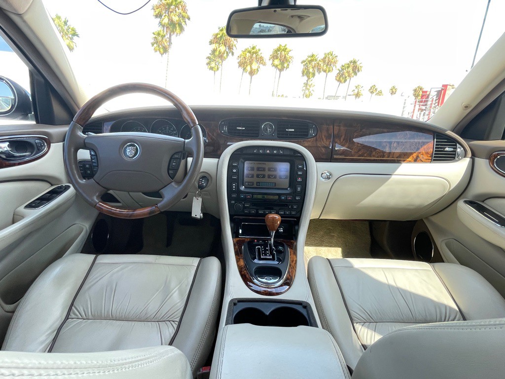 2006 Jaguar Vandenplas Image 99