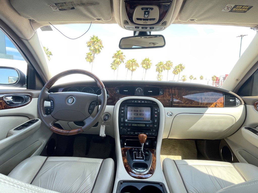 2006 Jaguar Vandenplas Image 100