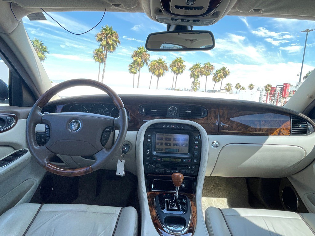 2006 Jaguar Vandenplas Image 106