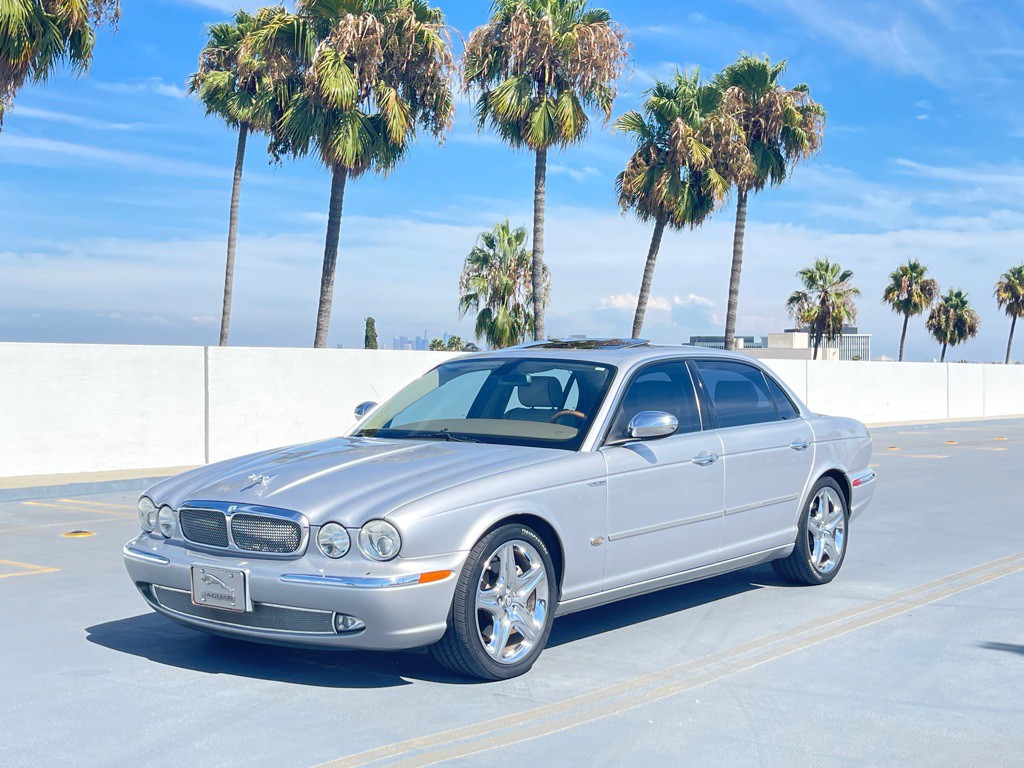 2006 Jaguar Vandenplas Image 2