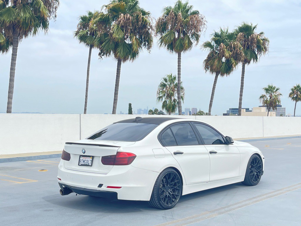 2014 BMW 3 Series Image 1