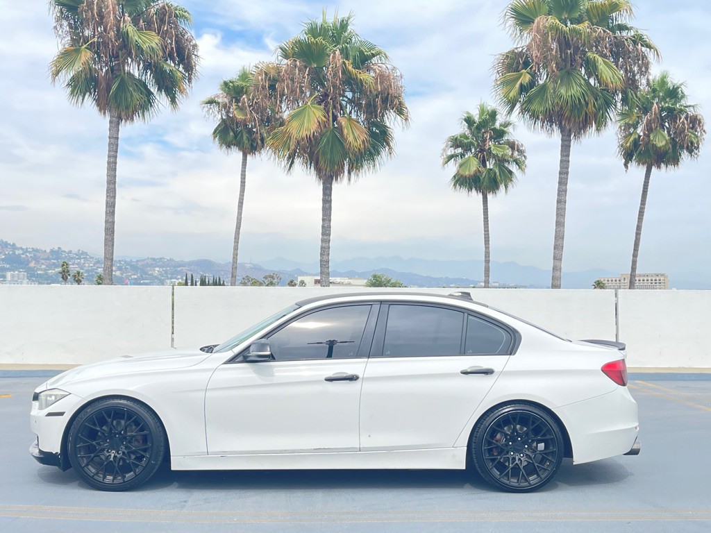 2014 BMW 3 Series Image 4