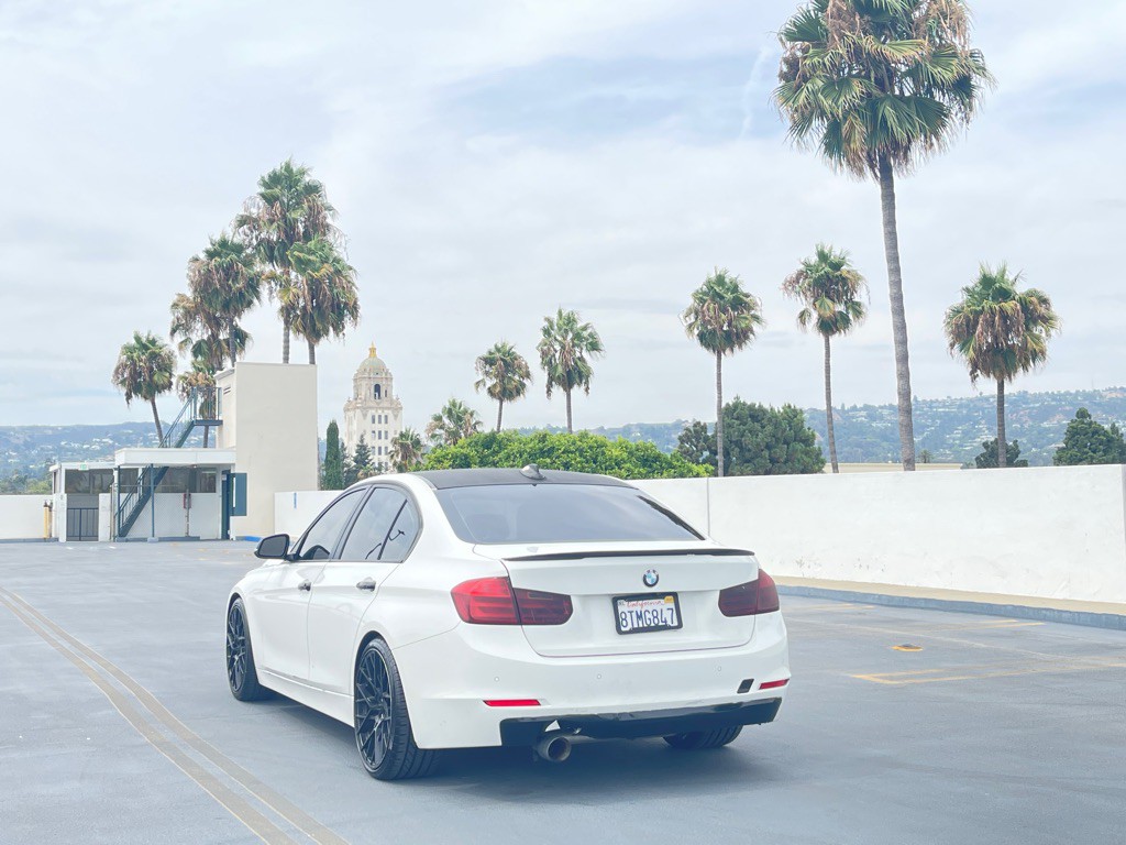 2014 BMW 3 Series Image 9