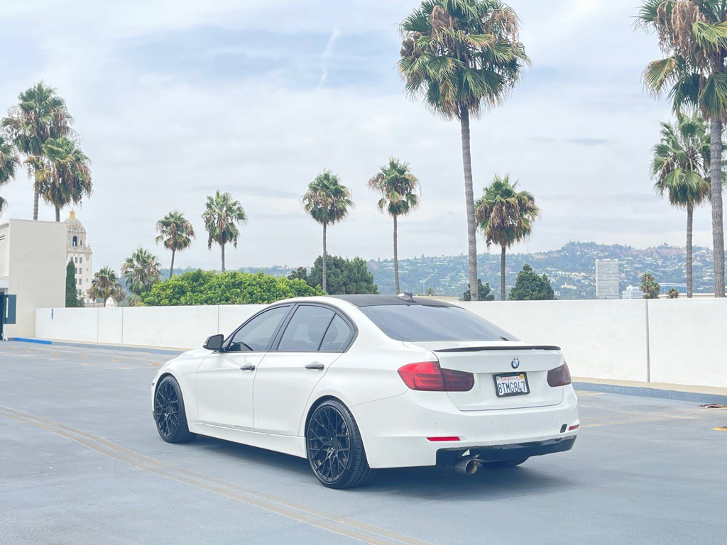 2014 BMW 3 Series Image 10