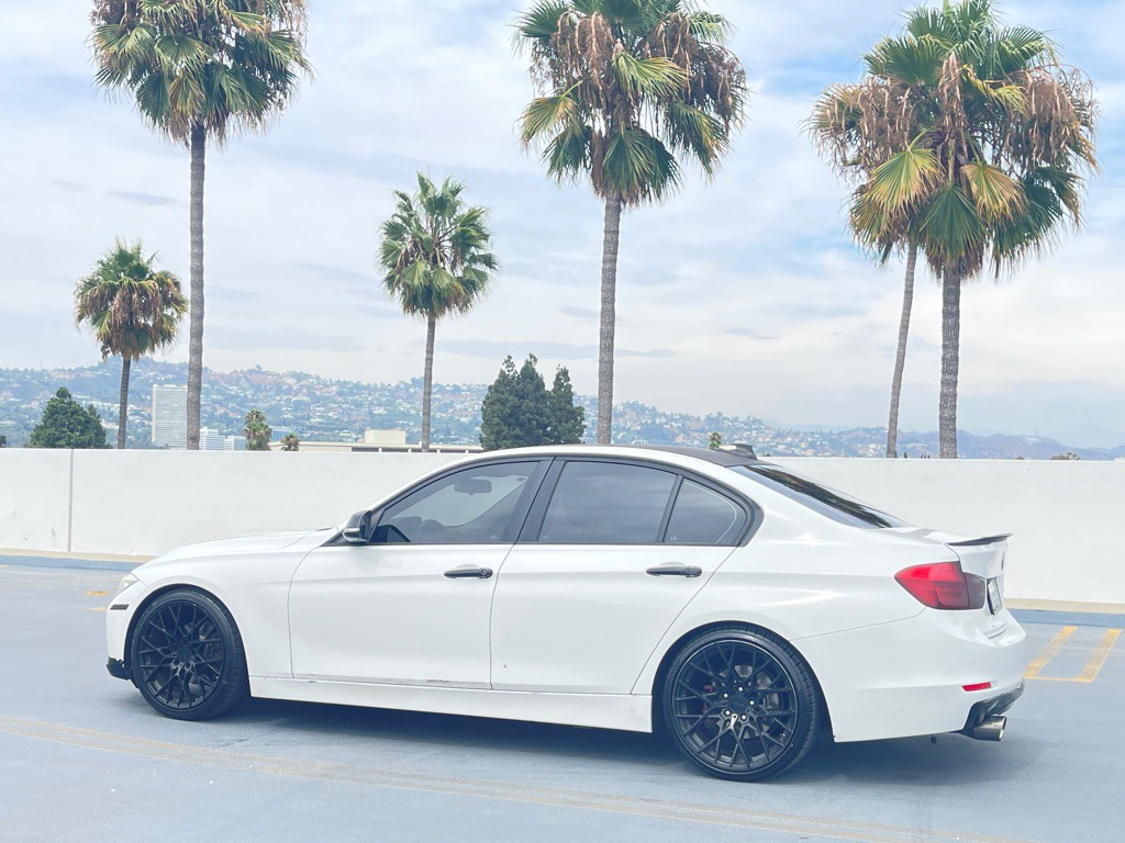 2014 BMW 3 Series Image 13