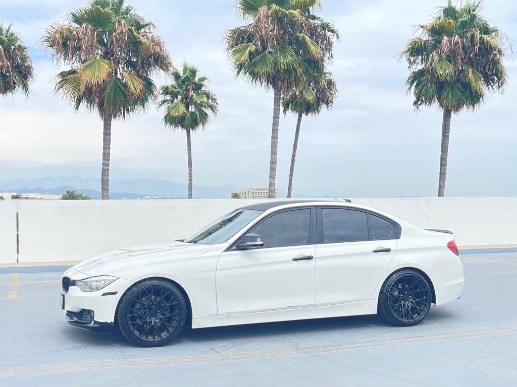 2014 BMW 3 Series Image 17