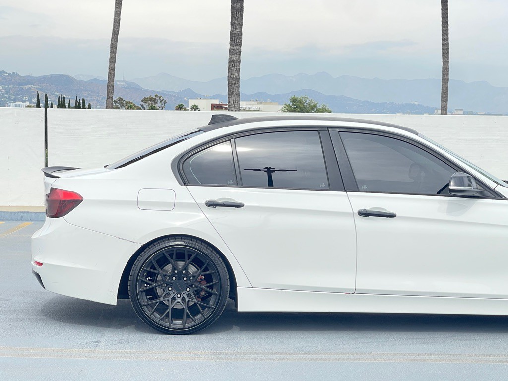 2014 BMW 3 Series Image 28