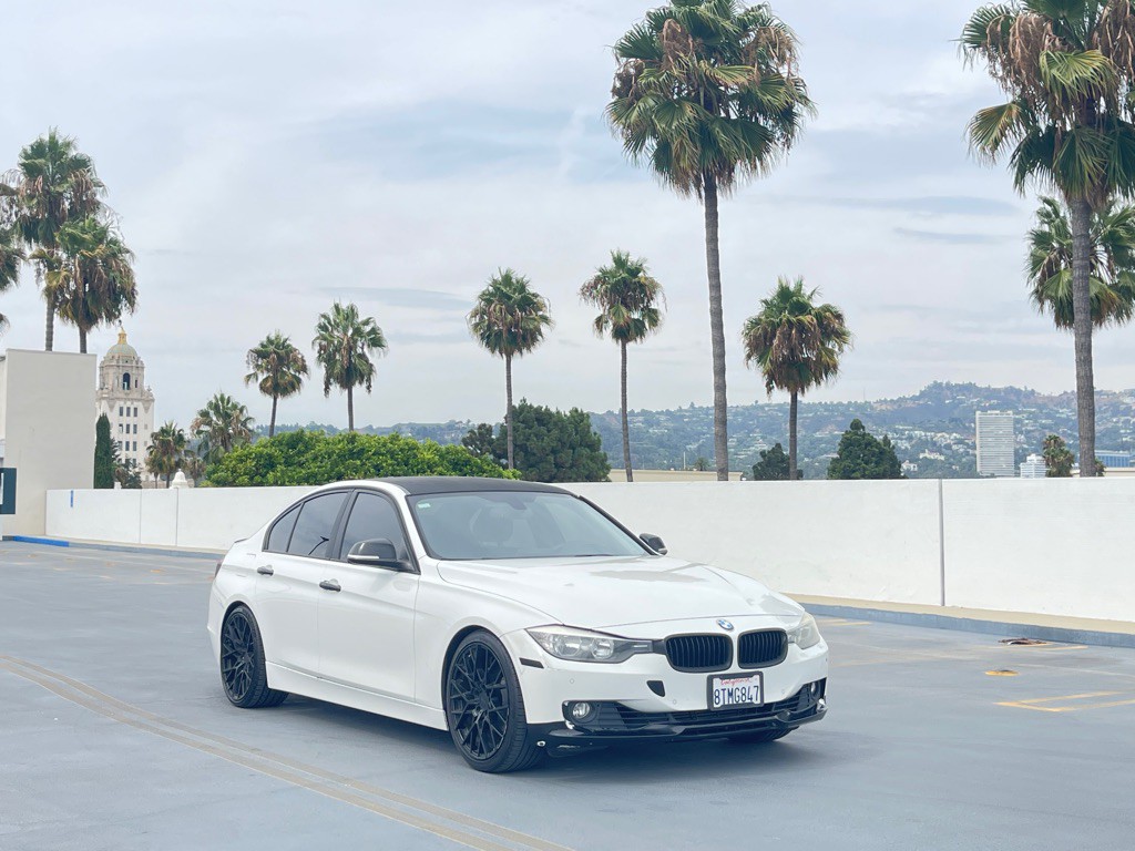 2014 BMW 3 Series Image 30