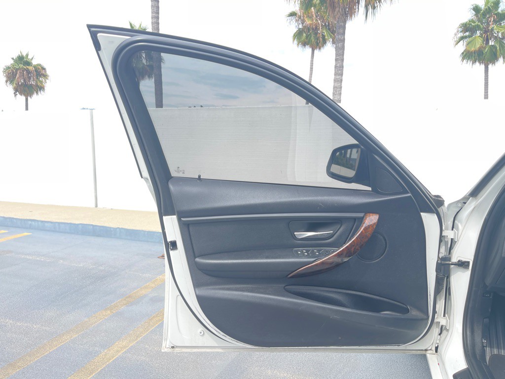 2014 BMW 3 Series Image 47