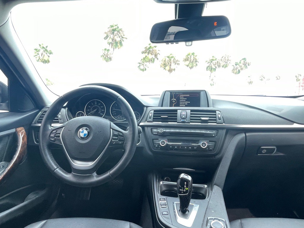 2014 BMW 3 Series Image 100