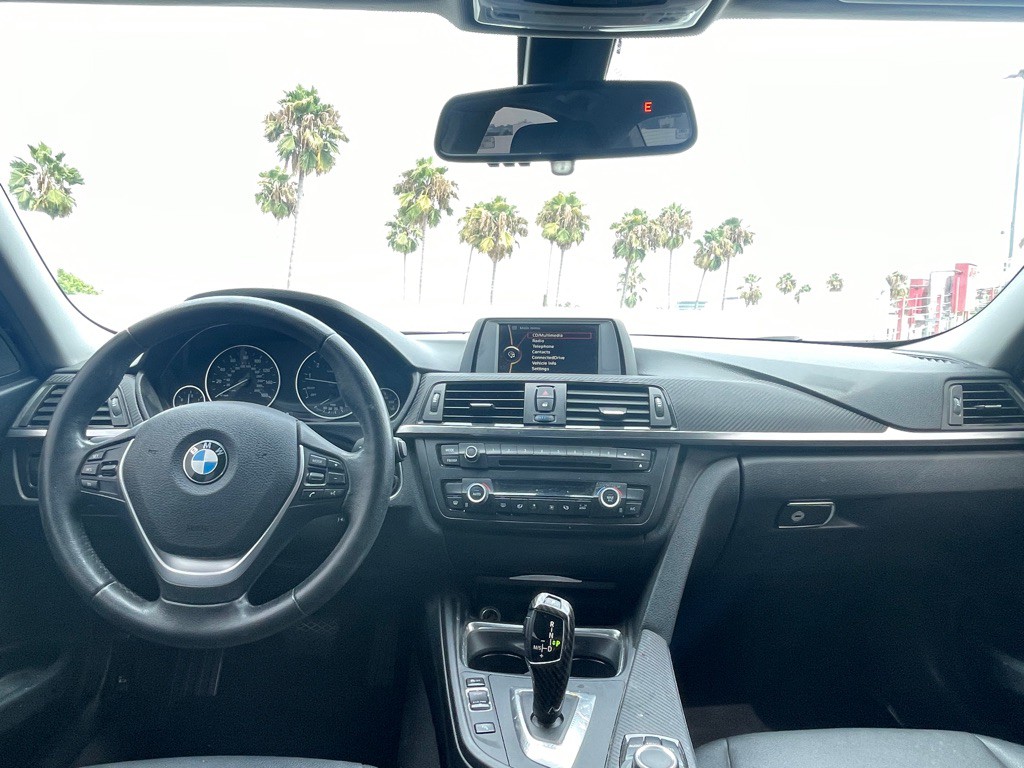 2014 BMW 3 Series Image 102