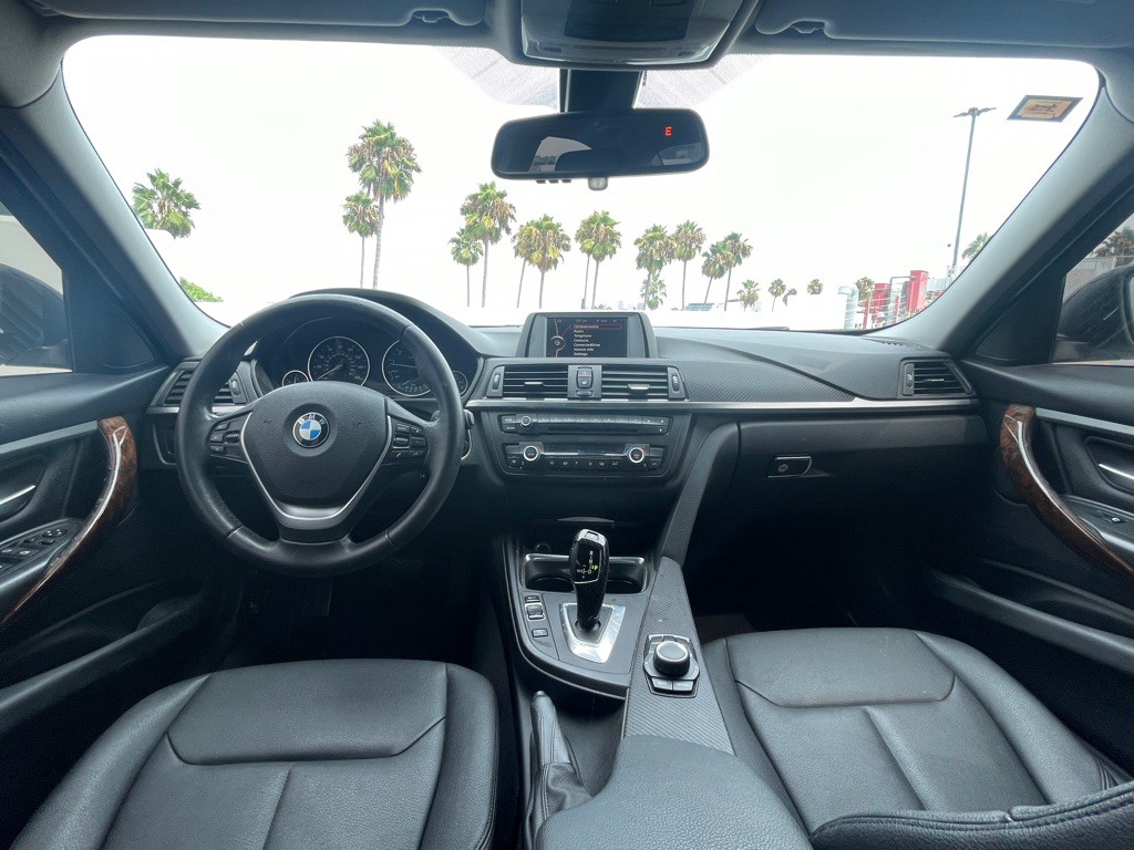 2014 BMW 3 Series Image 104