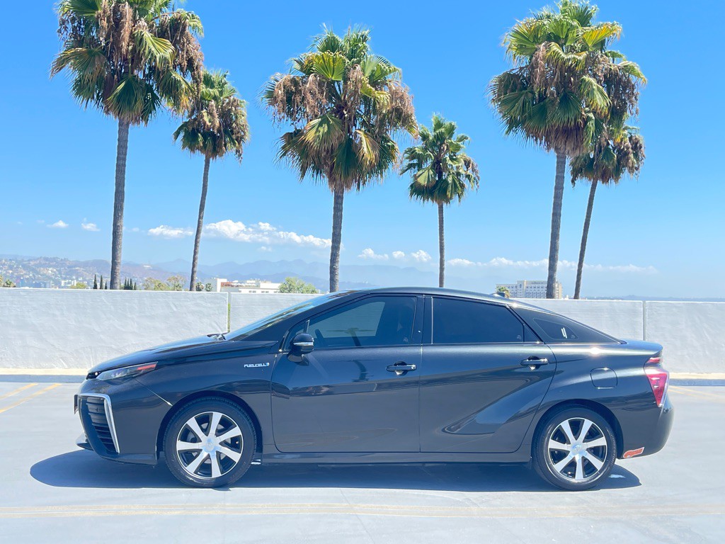 2018 Toyota Mirai Image 3