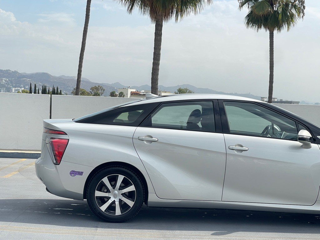 2019 Toyota Mirai Image 25