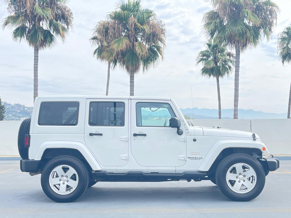 2012 Jeep Wrangler Unlimited Image 3