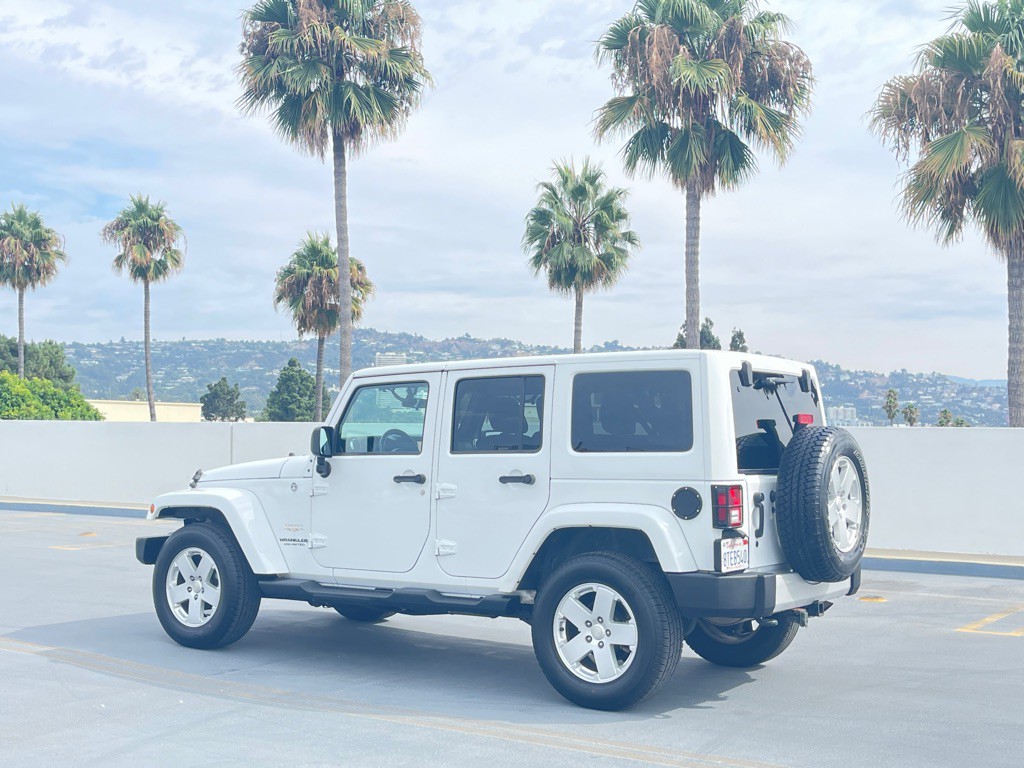 2012 Jeep Wrangler Unlimited Image 13