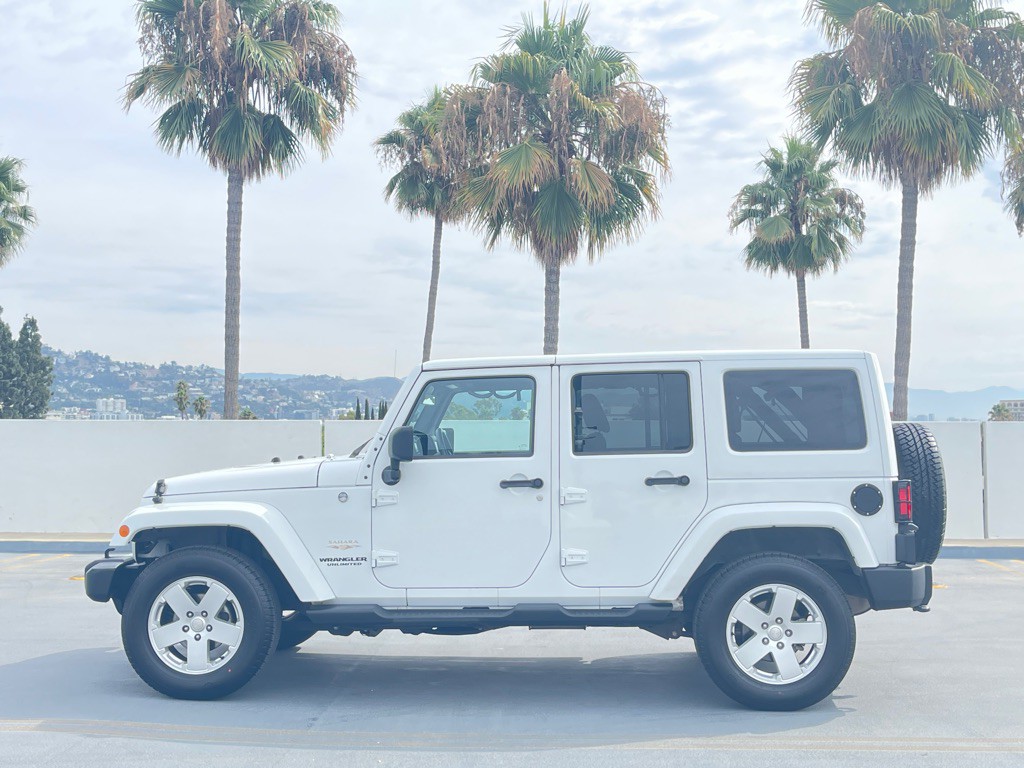 2012 Jeep Wrangler Unlimited Image 16