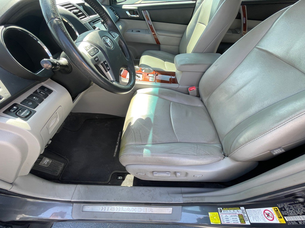 2013 Toyota Highlander Image 61