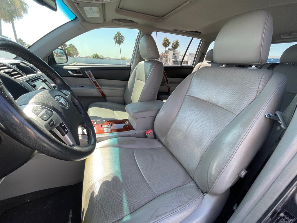 2013 Toyota Highlander Image 64