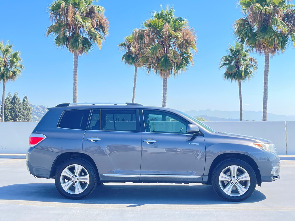 2013 Toyota Highlander Image 3